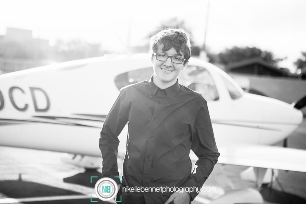 senior pictures with airplane
